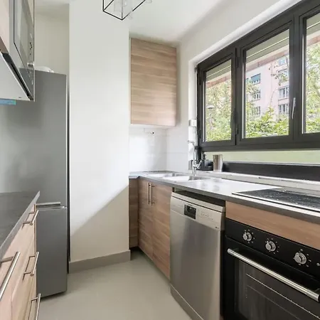 A Refined 2-bedroom Close Avenue Foch * Paris
