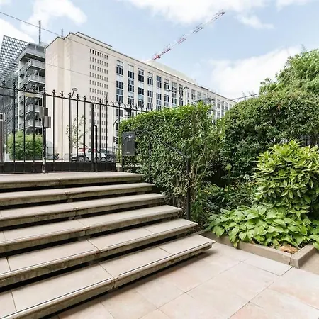 Apartment A Refined 2-bedroom Close Avenue Foch *