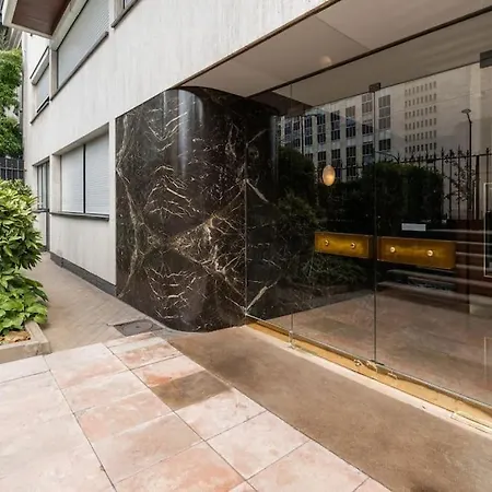A Refined 2-bedroom Close Avenue Foch Apartment Paris
